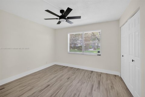 Купить кондоминиум в Тамарак, Флорида 2 спальни, 92.44м2, № 1956271 - фото 21