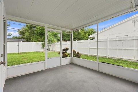 Casa en venta en Seminole, Florida, 3 dormitorios, 108.88 m2 № 2323056 - foto 2
