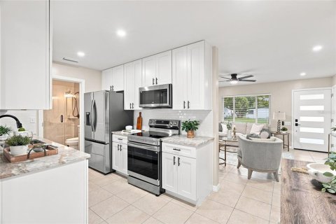 Casa en venta en Seminole, Florida, 3 dormitorios, 108.88 m2 № 2323056 - foto 13