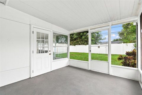 Casa en venta en Seminole, Florida, 3 dormitorios, 108.88 m2 № 2323056 - foto 3