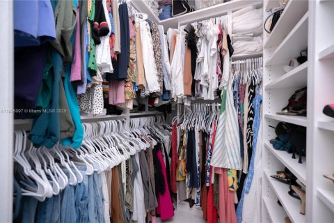 Copropriété à louer à Miami, Floride: 2 chambres, 86.96 m2 № 1947519 - photo 16