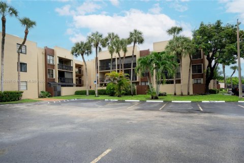 Copropriété à louer à Miami, Floride: 2 chambres, 86.96 m2 № 1947519 - photo 25