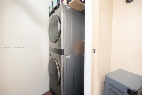 Copropriété à louer à Miami, Floride: 2 chambres, 86.96 m2 № 1947519 - photo 22