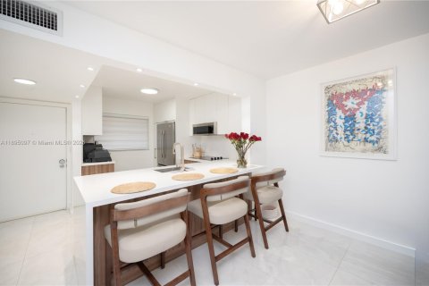 Copropriété à louer à Miami, Floride: 2 chambres, 86.96 m2 № 1947519 - photo 5