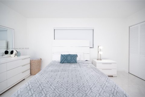 Copropriété à louer à Miami, Floride: 2 chambres, 86.96 m2 № 1947519 - photo 17