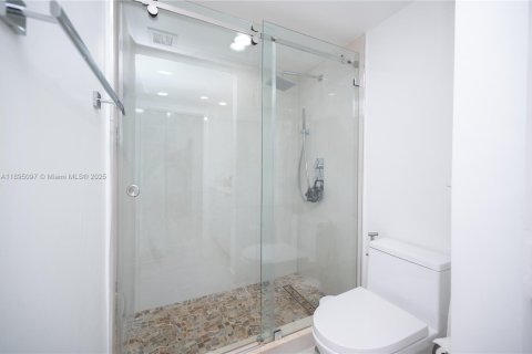 Copropriété à louer à Miami, Floride: 2 chambres, 86.96 m2 № 1947519 - photo 14