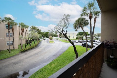 Copropriété à louer à Miami, Floride: 2 chambres, 86.96 m2 № 1947519 - photo 24