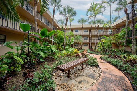 Copropriété à louer à Miami, Floride: 2 chambres, 86.96 m2 № 1947519 - photo 26