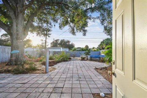 Villa ou maison à louer à Saint Petersburg, Floride: 2 chambres, 84.36 m2 № 2388343 - photo 22