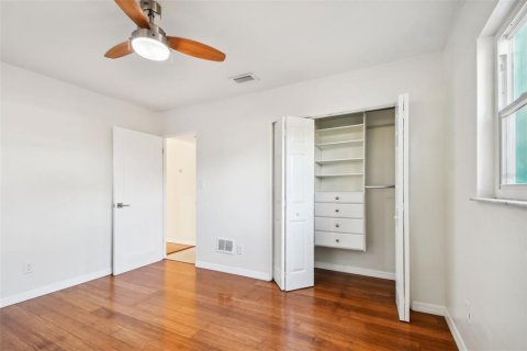 Villa ou maison à louer à Saint Petersburg, Floride: 2 chambres, 84.36 m2 № 2388343 - photo 13