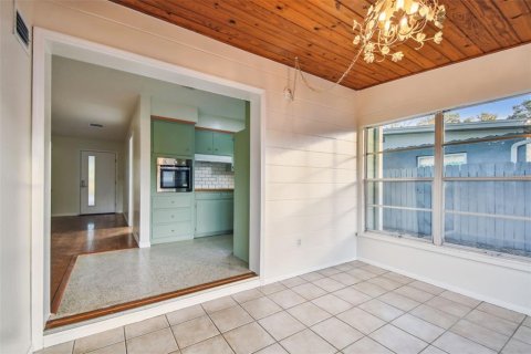 Villa ou maison à louer à Saint Petersburg, Floride: 2 chambres, 84.36 m2 № 2388343 - photo 19