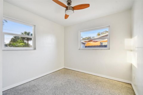 Villa ou maison à louer à Saint Petersburg, Floride: 2 chambres, 84.36 m2 № 2388343 - photo 16
