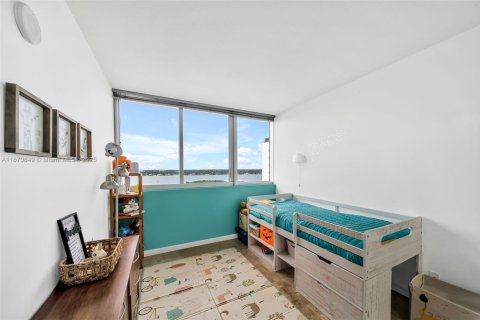 Condo in North Bay Village, Florida, 3 bedrooms № 1923204 - photo 21