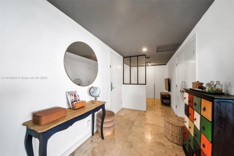 Condo in North Bay Village, Florida, 3 bedrooms № 1923204 - photo 17