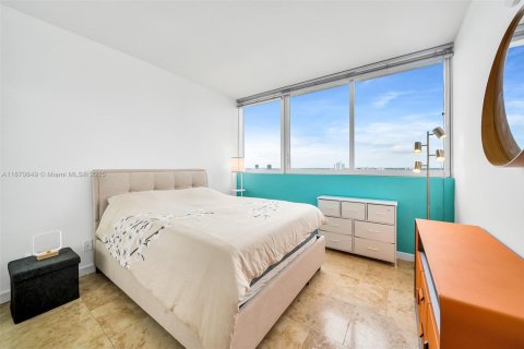 Condo in North Bay Village, Florida, 3 bedrooms № 1923204 - photo 19