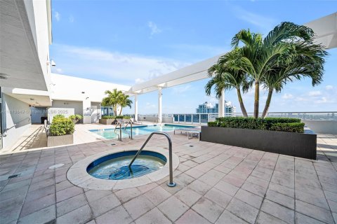 Condo in North Bay Village, Florida, 3 bedrooms № 1923204 - photo 26