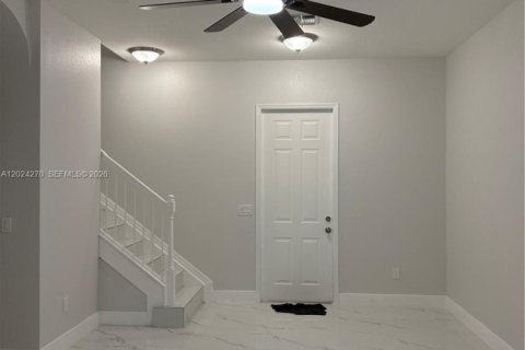 House in Lehigh Acres, Florida 3 bedrooms № 2257290 - photo 4