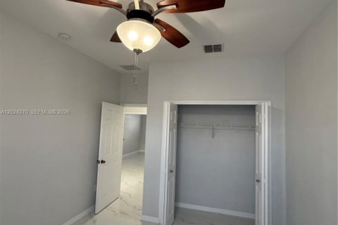 House in Lehigh Acres, Florida 3 bedrooms № 2257290 - photo 28