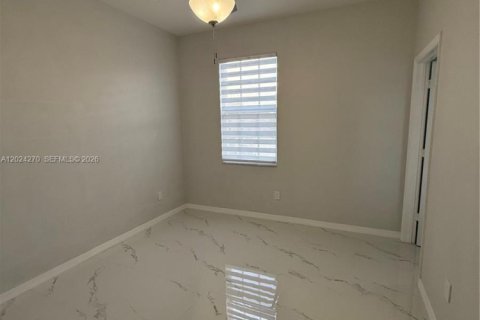 House in Lehigh Acres, Florida 3 bedrooms № 2257290 - photo 29