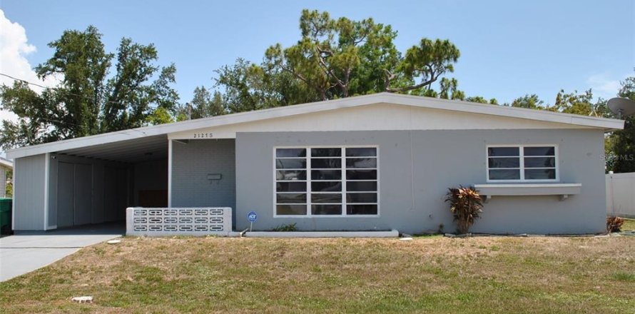 House in Port Charlotte, Florida 3 bedrooms, 111.95 sq.m. № 1751611