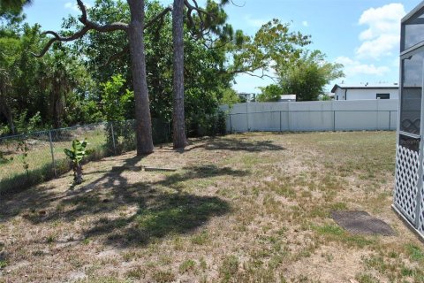 House in Port Charlotte, Florida 3 bedrooms, 111.95 sq.m. № 1751611 - photo 24