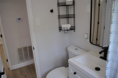 House in Port Charlotte, Florida 3 bedrooms, 111.95 sq.m. № 1751611 - photo 15