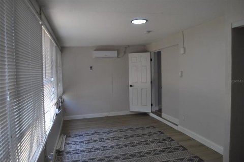 House in Port Charlotte, Florida 3 bedrooms, 111.95 sq.m. № 1751611 - photo 21