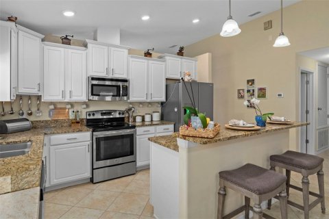 House in Hudson, Florida 4 bedrooms, 191.01 sq.m. № 2210336 - photo 14