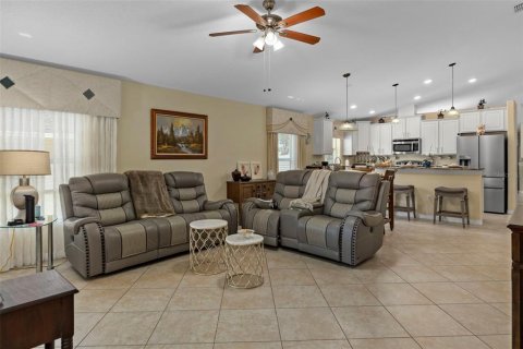 House in Hudson, Florida 4 bedrooms, 191.01 sq.m. № 2210336 - photo 19
