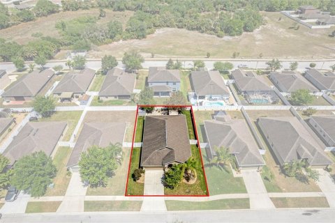 House in Hudson, Florida 4 bedrooms, 191.01 sq.m. № 2210336 - photo 3