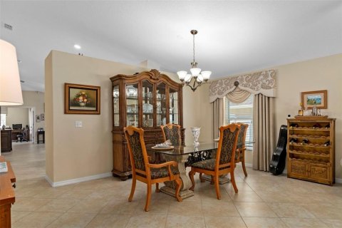 House in Hudson, Florida 4 bedrooms, 191.01 sq.m. № 2210336 - photo 11