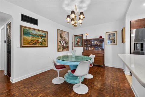 Купить кондоминиум в Сент-Питерсберг, Флорида 8 комнат, 112.23м2, № 2216355 - фото 15