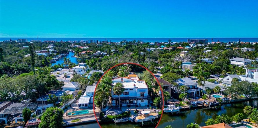 Villa ou maison à Sarasota, Floride 3 chambres, 308.81 m2 № 2121561