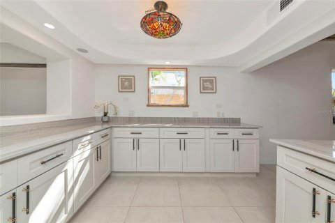 Villa ou maison à louer à Sarasota, Floride: 3 chambres, 308.81 m2 № 2121561 - photo 20