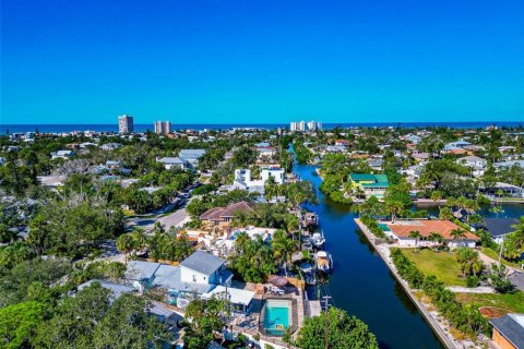 Villa ou maison à louer à Sarasota, Floride: 3 chambres, 308.81 m2 № 2121561 - photo 4