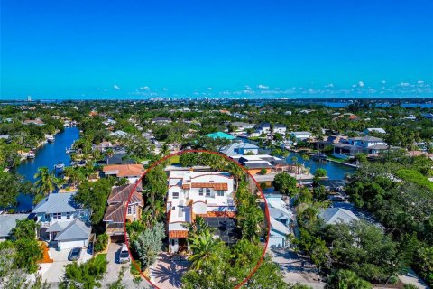 Villa ou maison à louer à Sarasota, Floride: 3 chambres, 308.81 m2 № 2121561 - photo 2