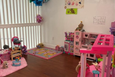 Снять в аренду таунхаус в Дорал, Флорида 3 спальни, 186.55м2, № 2005193 - фото 9