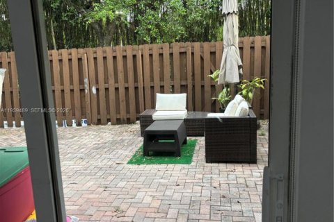 Снять в аренду таунхаус в Дорал, Флорида 3 спальни, 186.55м2, № 2005193 - фото 6