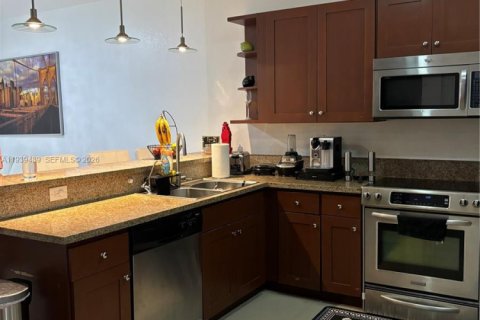 Снять в аренду таунхаус в Дорал, Флорида 3 спальни, 186.55м2, № 2005193 - фото 4