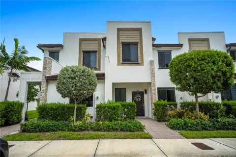 Touwnhouse à louer à Miami, Floride: 3 chambres, 137.96 m2 № 1967330 - photo 1