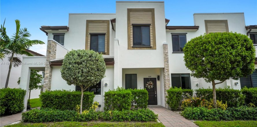 Touwnhouse à Miami, Floride 3 chambres, 137.96 m2 № 1967330