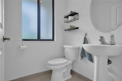 Touwnhouse à louer à Miami, Floride: 3 chambres, 137.96 m2 № 1967330 - photo 7