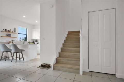 Touwnhouse à louer à Miami, Floride: 3 chambres, 137.96 m2 № 1967330 - photo 14