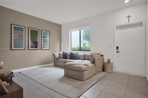 Touwnhouse à louer à Miami, Floride: 3 chambres, 137.96 m2 № 1967330 - photo 4