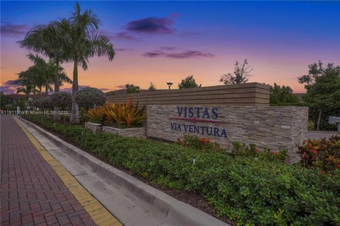 Touwnhouse à louer à Miami, Floride: 3 chambres, 137.96 m2 № 1967330 - photo 3