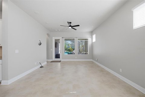 Villa ou maison à louer à Apollo Beach, Floride: 4 chambres, 221.76 m2 № 2432709 - photo 16