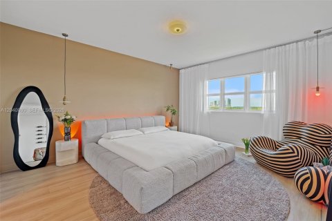 Copropriété à vendre à North Miami, Floride: 3 chambres, 175.21 m2 № 2087095 - photo 14