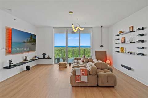 Copropriété à vendre à North Miami, Floride: 3 chambres, 175.21 m2 № 2087095 - photo 2