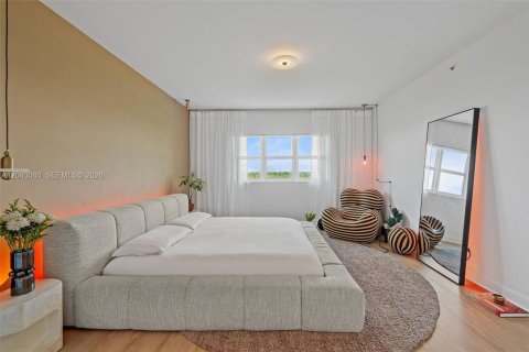 Copropriété à vendre à North Miami, Floride: 3 chambres, 175.21 m2 № 2087095 - photo 12