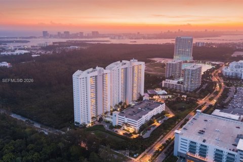 Copropriété à vendre à North Miami, Floride: 3 chambres, 175.21 m2 № 2087095 - photo 4
